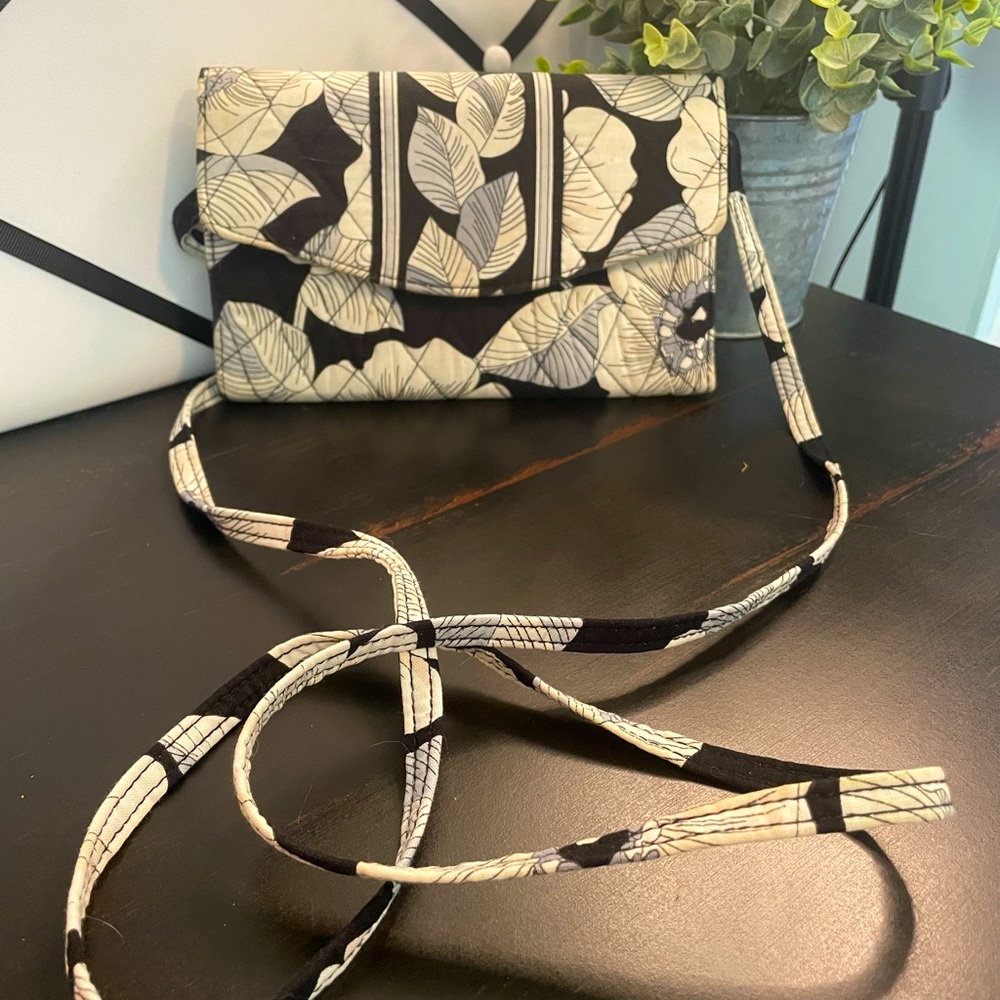 Vera Bradley crossbody purse wallet handbag